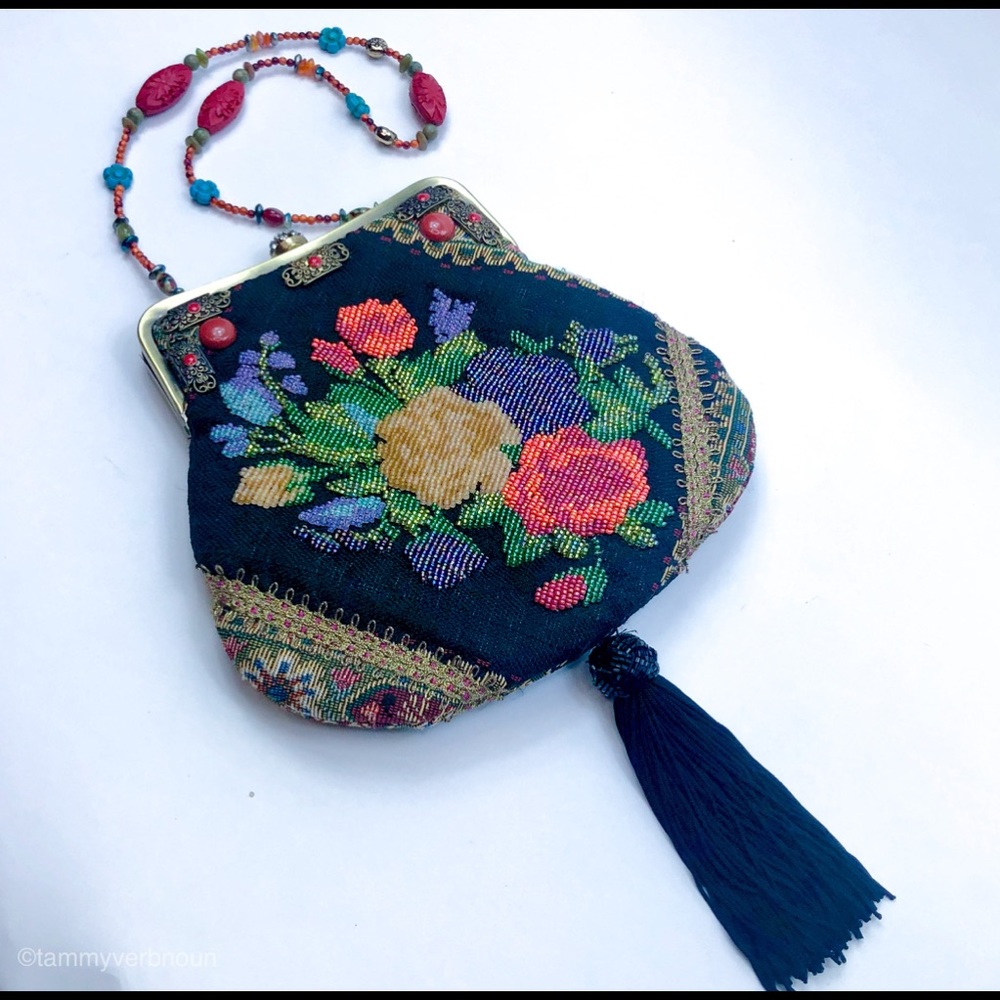 Vintage MARY FRANCES Floral Beaded Embroidered Bag